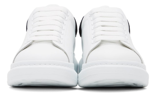 Tenis Alexander Mcqueen Talón Negro Clásico Oversized