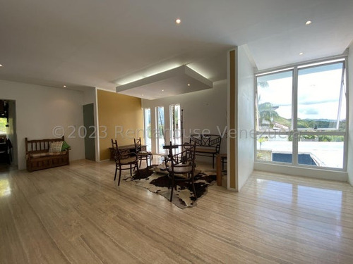 Amplia Y Luminosa Casa En Venta En Bosques De La Lagunita