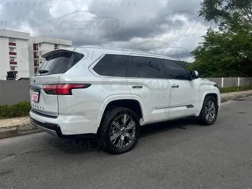 Toyota Sequoia 3.5 V6 Capstone