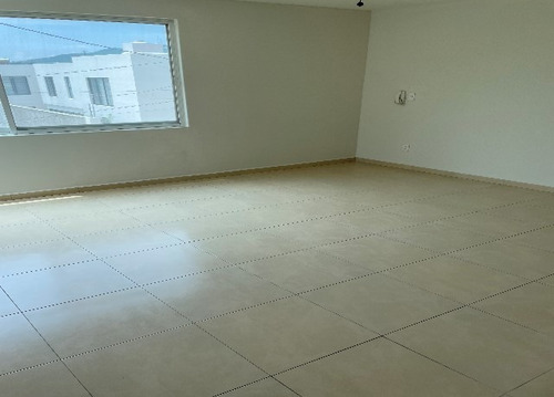Imagen 7 de 14 de Gran Jardín Muy Amplia