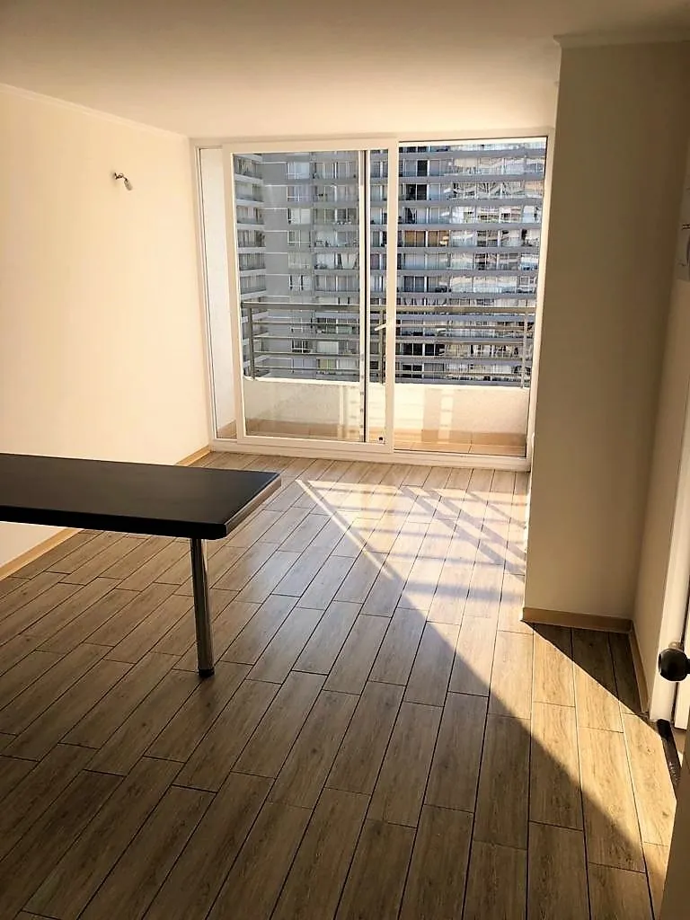 Imagen 2 de 12 de Departamento En Arriendo De 1 Dorm. En Estación Central