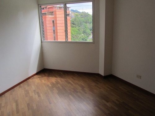 Imagen 10 de 14 de Apartamento Las Esmeraldas 22-6373 Odette Favrin 0414-2417498