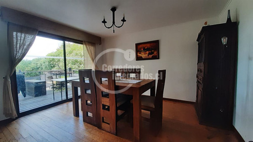 Casa En Venta De 7 Dorm. En Santo Domingo