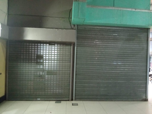 Oportunidad Local En Centro Comercial Rivadavia Entre Córdoba Y Santiago Del Estero