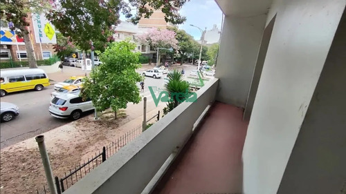 Venta Apartamento Pocitos 2 Dormitorios 1 Baño Balcon