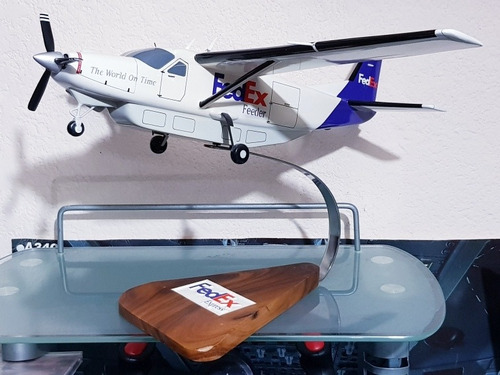 Cessna 208b Caravan Fedex Modelo De Escritorio A Escala