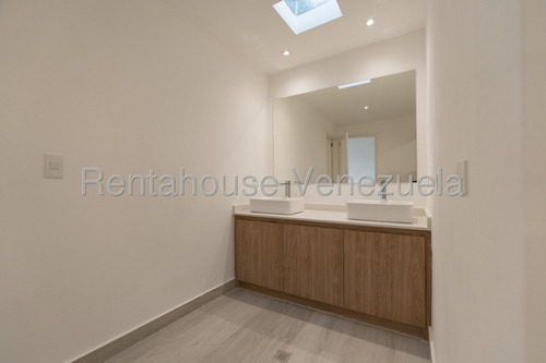 Casa (duplex) En Venta En El Cafetal, Distrito Metropolitano 25-17659