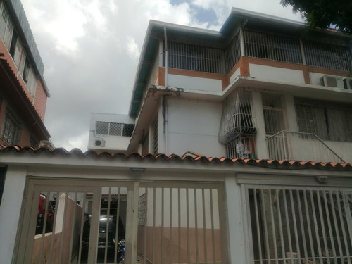 Vendo Amplia Casa En Calle Cerrada La California Norte 328m2