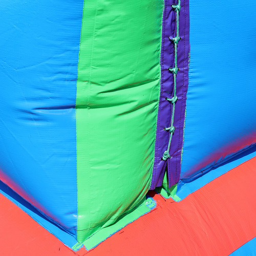 Brinquedo Inflável Guerra De Cotonete Arena 4,8x4,8 C/ Motor Cor Colorido