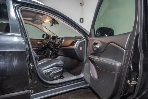 Jeep Cherokee 3.2 Longitude