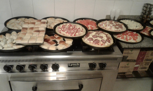 Pizza Party Pernil. Lunchs. Bondiola. Catering