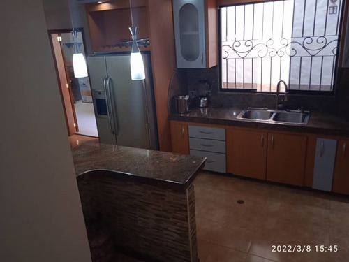 Imagen 4 de 17 de Se Vende Th Barrio Sucre. Maracay 04244029974