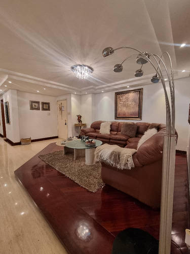 Lujoso Y Amplio Apartamento En Los Nuevos Teques, Estado Miranda.