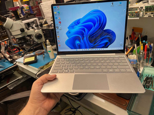 Computadora Portátil Microsoft Surface Laptop Go 1tb (Reacondicionado)
