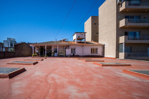 Imagen 17 de 26 de Chalet En Planta Alta 3 Locales Comerciales! Don Torcuato