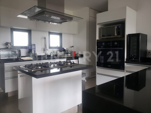 Imagen 7 de 26 de Excepcional Y Lujoso Departamento Con Acabados Y Equipamiento De Lujo
