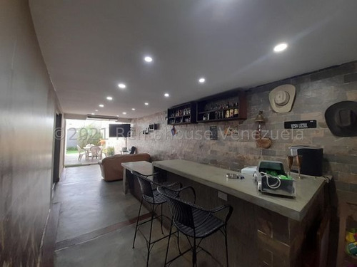 Imagen 7 de 26 de Casa En Venta Trigal Norte Valencia Carabobo 22-6974 Gerardo Guillen Rent-a-house