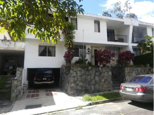 Casa En Venta En Piedra Azul, Caracas, 24-23708 Mvg