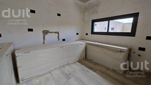 Venta Duplex De 3 Dor! 1 Dor En Planta Baja! Con Pileta!