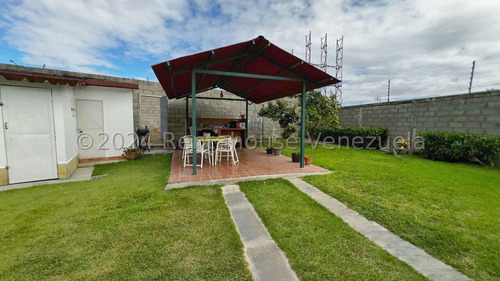 Dennymar, Vende Bella Casa En Urb Villas Tabure Cabudare