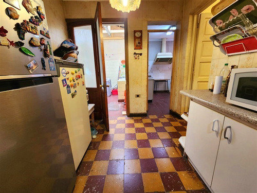 Casa En Venta De 5 Dormitorios En Ñuñoa