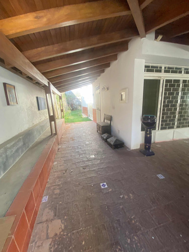 Imagen 9 de 24 de Casa Santa Ana - El Cafetal En Calle Cerrada