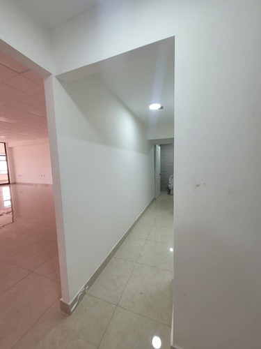 Local Comercial En Arriendo, Piso 2, En Av. Francisco Bilbao