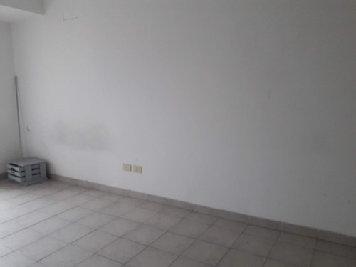 Imagen 5 de 7 de Monoambiente En Venta En Moron Sur