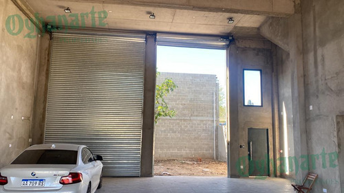 Fte. A La Estación La Reja - Zona Comercial - Ref. 4041