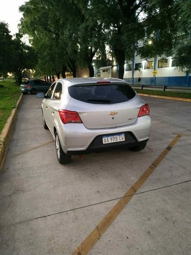Imagen 6 de 12 de Chevrolet Onix 1.4 Lt 98cv 2017