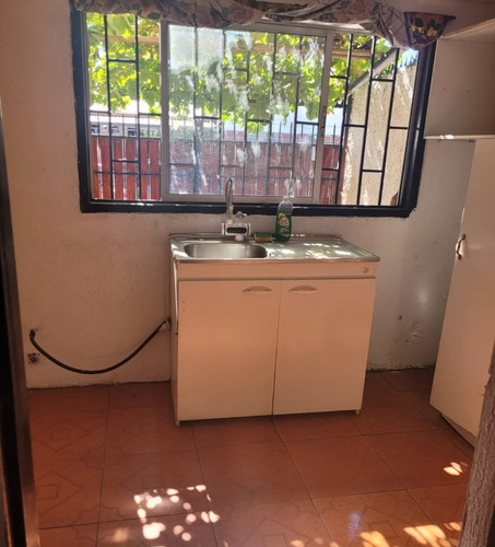 Casa En Venta En Cerrilos 4 Dormitorios 2 Baños 1 Estacion.