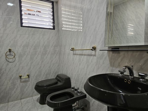 Amplio Apartamento En Los Naranjos Del Cafetal