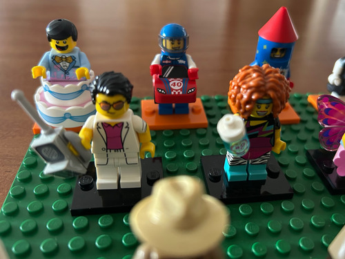 Lego Lote Minifiguras Originales 16 Minifiguras (Usado)