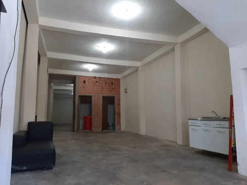 Imagen 1 de 19 de Frances Mijares Vende Edificio Comercial En La Candelaria 146616 04144990395