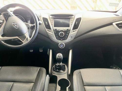 Imagen 5 de 8 de Hyundai Veloster Emotion