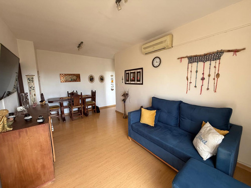 Venta De Departamento 3 Ambientes A Metros Del Centro De Wilde, Excelente Ubicacion.