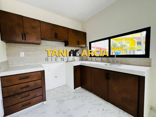 Vendo Casa Nueva, Moderna En Fortín, Con Doble Cochera.