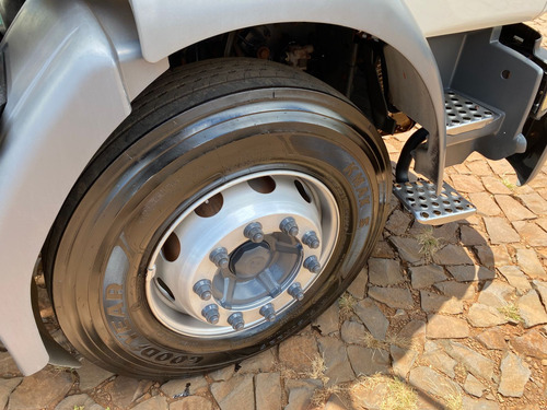 Volvo Vm 270 4x2 Cabine Leito Com Bau