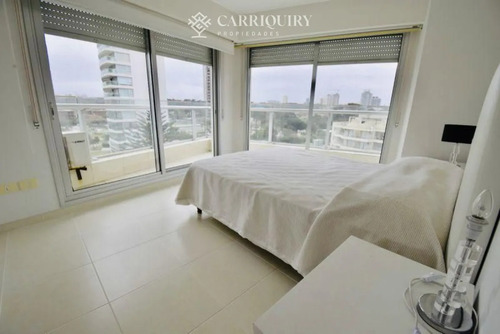 Apartamento En Alquiler Playa Mansa 3 Dormitorios Seasons