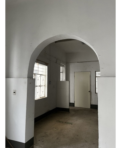 Local Comercial Con Oficinas En Venta En El Centro De Monterrey