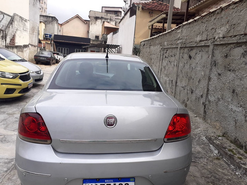 Fiat Linea 2013 1.8 16v Essence Flex Dualogic 4p