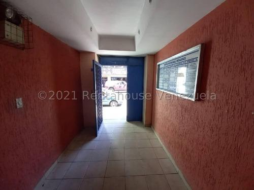 Edificio En Venta / Municipio Guaicaipuro Los Teques Yo 25-15970