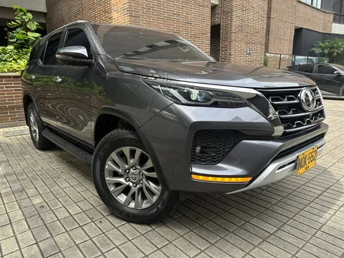Toyota Fortuner 2.4 Diésel Srv 4X2