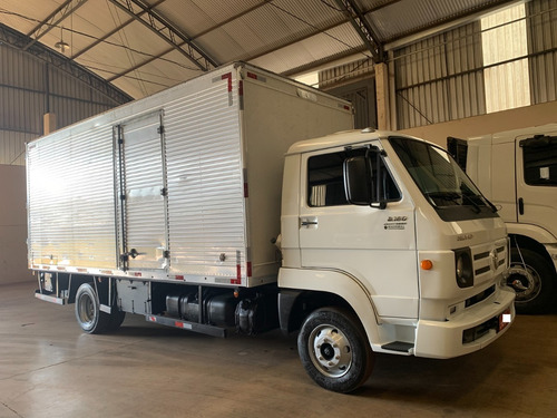 Imagem 2 de 10 de Volkswagen 8.160 C/ Plataforma 2015
