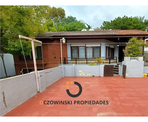 Chalet + Locales A La Venta En Block (villa Gesell)