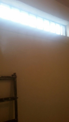 Imagem 9 de 12 de Aluga-se Casa Jd. Ondina