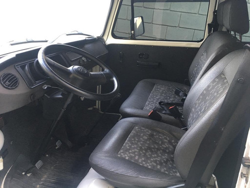 Imagem 8 de 11 de Volkswagen Perua Kombi 2013/2014