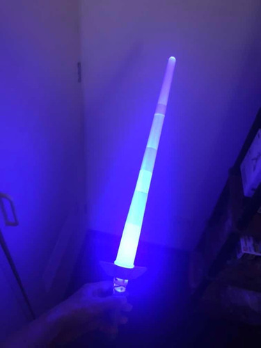 Espada Láser Tipo Star Wars Retráctil Con Luz Ligero Colores