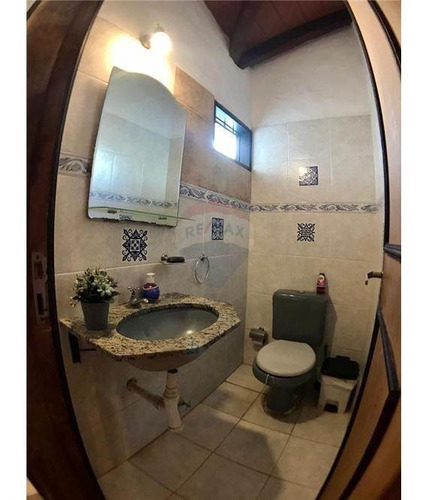 Imagen 14 de 14 de Vendo Casa Con Piscina En Laurelty, Luque: 3 Habitaciones