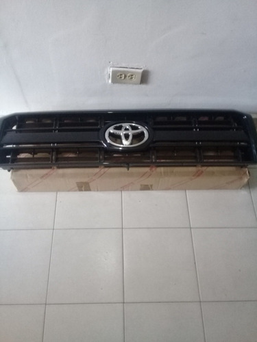 Parrila Frontal Negra De Toyota Machito/pickup 53101-60450